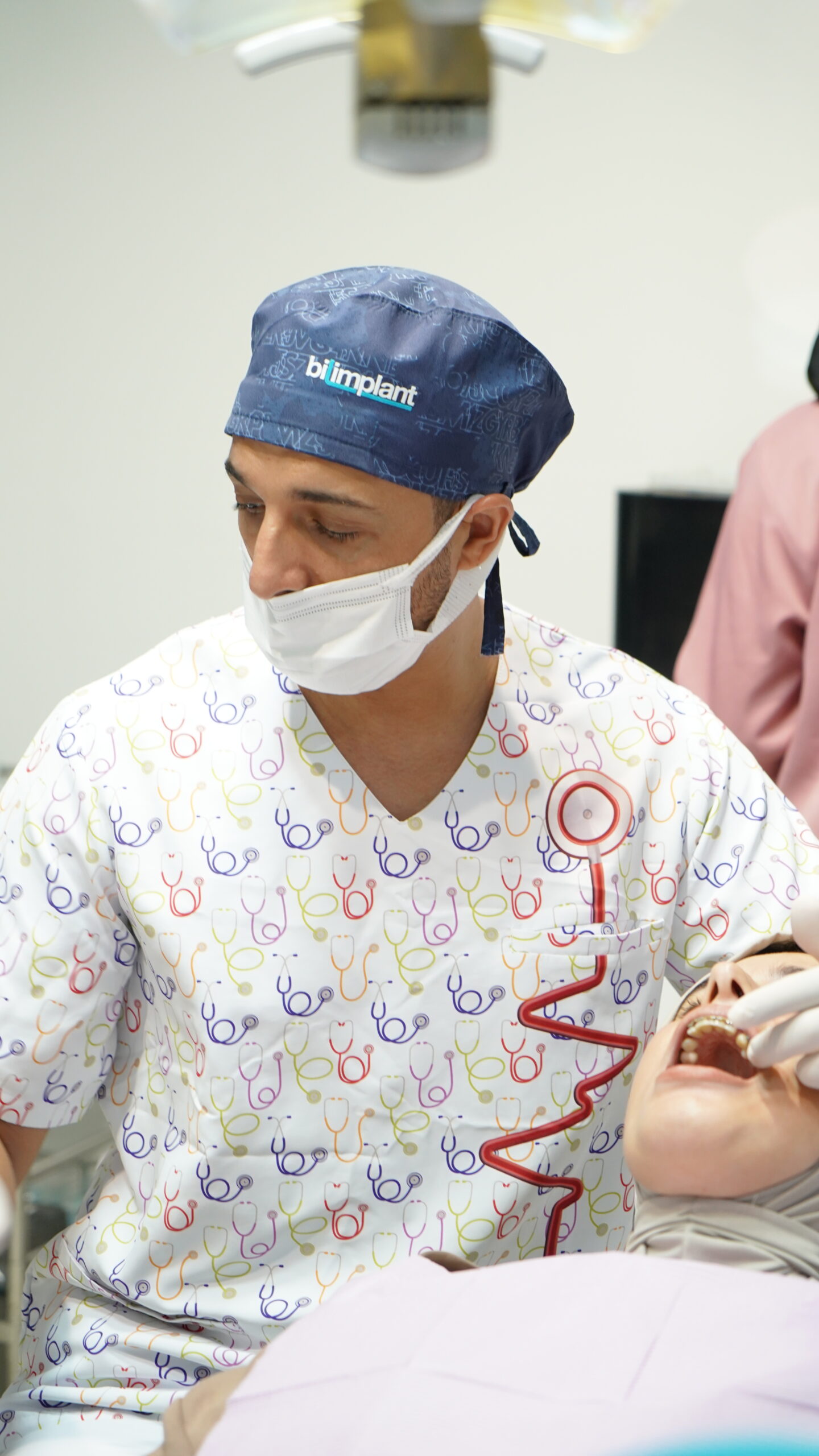 Dr Amine Sallahi - Endodontie et traitement de canal à Rabat Agdal